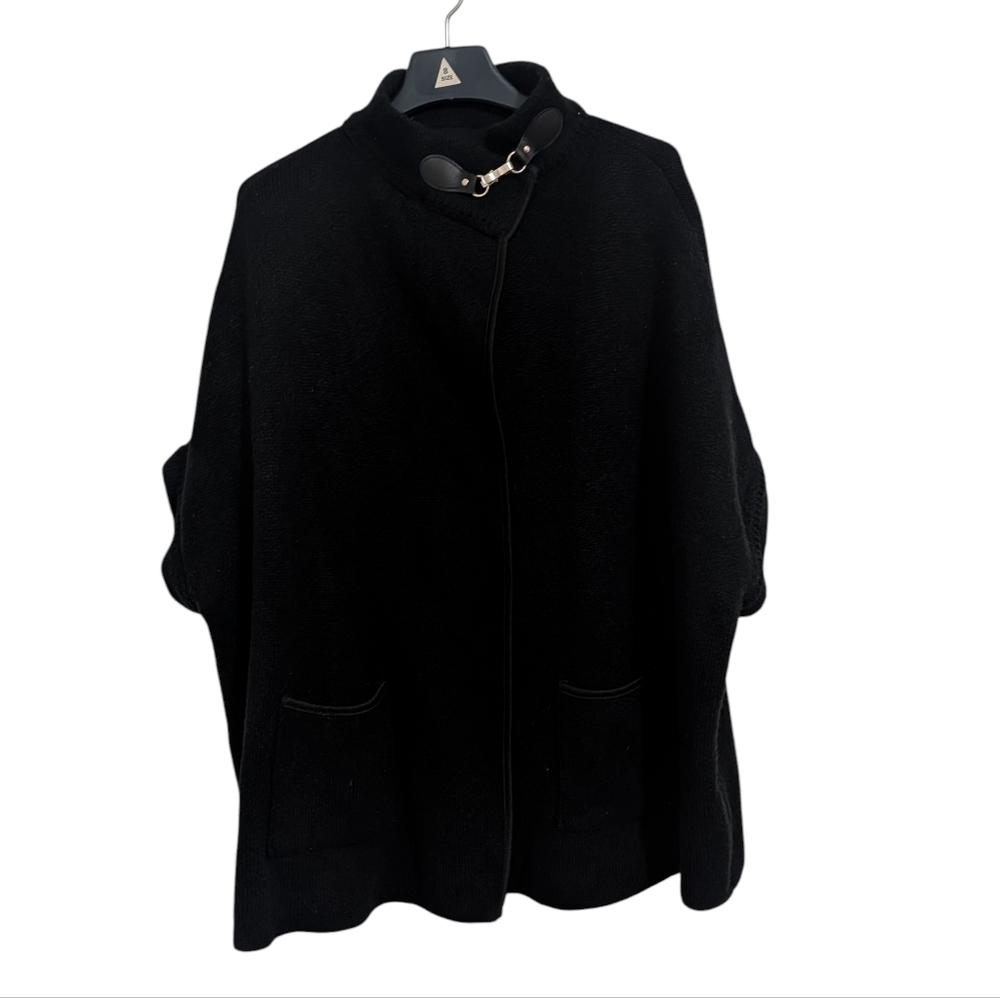 Apt. 9 Black Riding Cape with Buckle Detail Poncho One Size Pockets